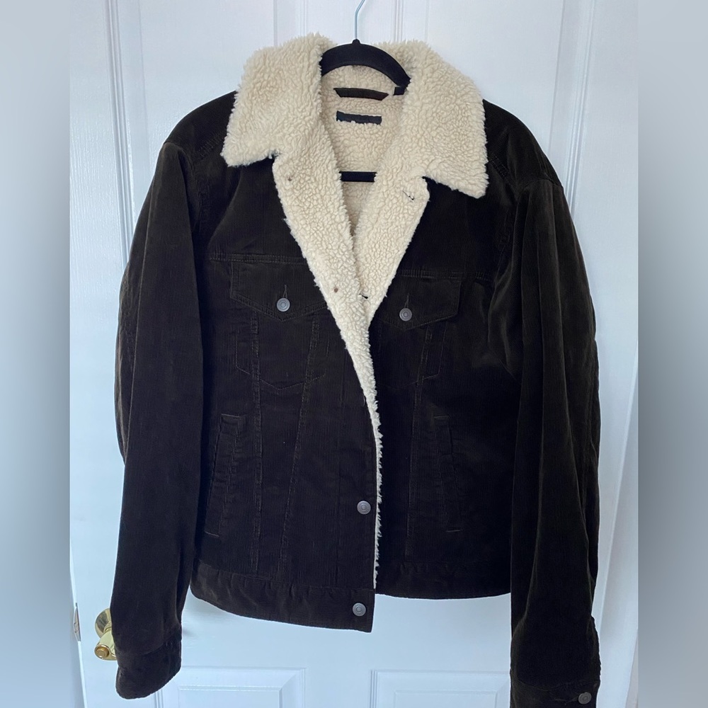 Uniqlo Sherpa jacket coat size medium